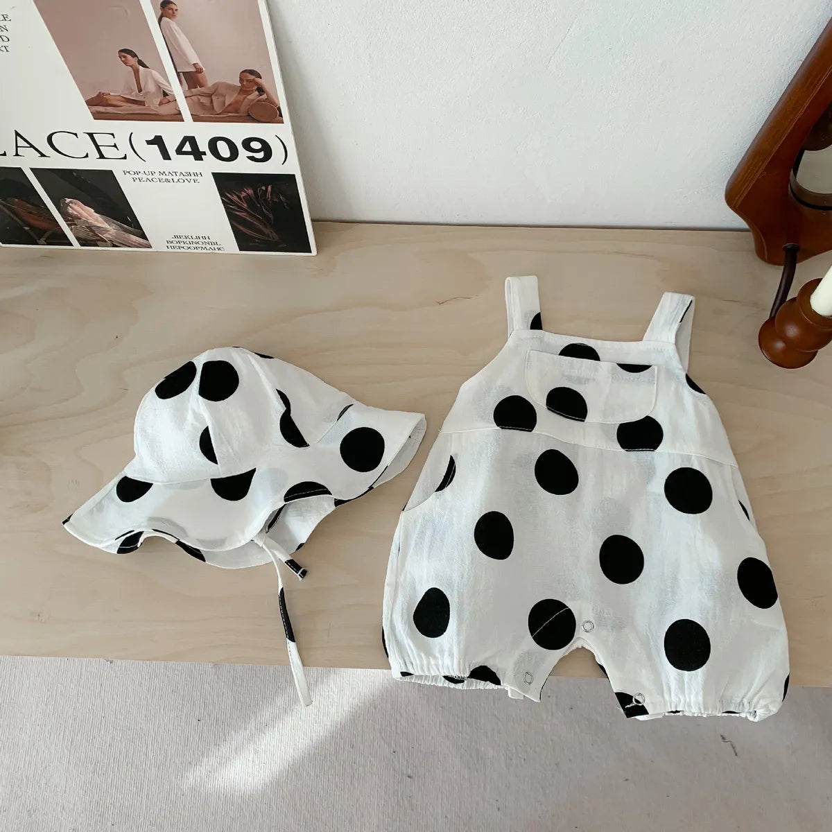 Barboteuse à Pois avec Chapeau Assorti